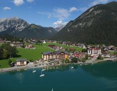 Blick auf das Hotel Post am See aus der Vogelperspektive